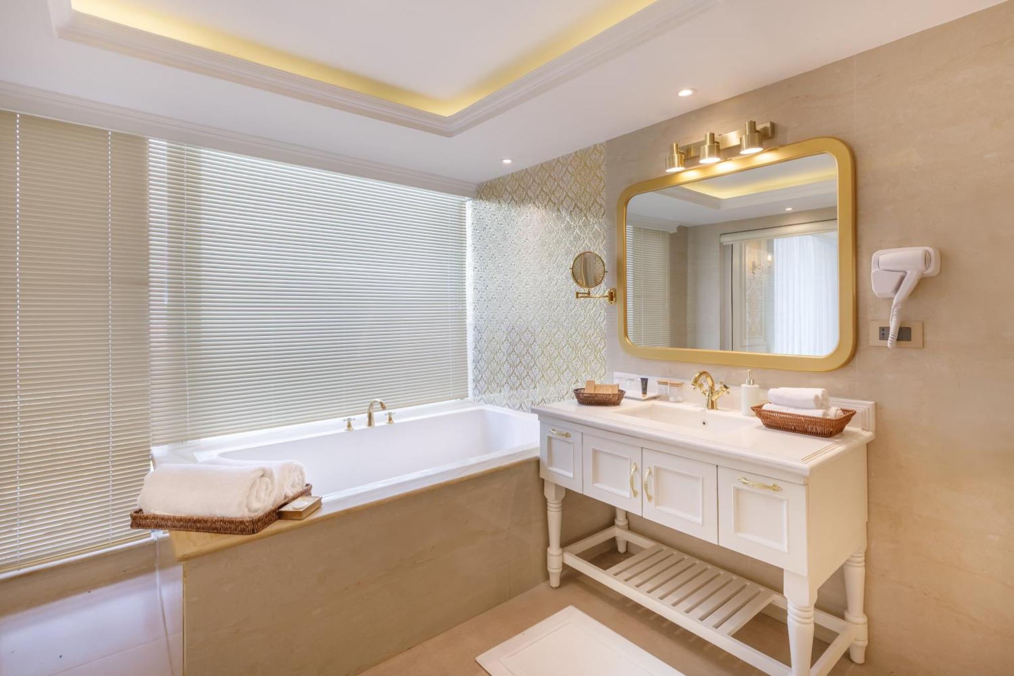 Le Glamour Resort & Wellness Spa Pokhara Luaran gambar